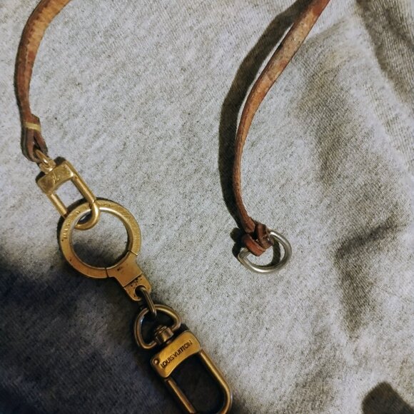 Louis Vuitton charm/ keyring - Picture 3 of 7